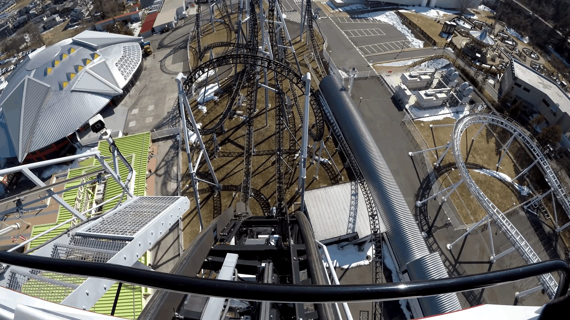 ภาพบรรยากาศข้างล่างที่มองจากบนเครื่องเล่น Takabisha