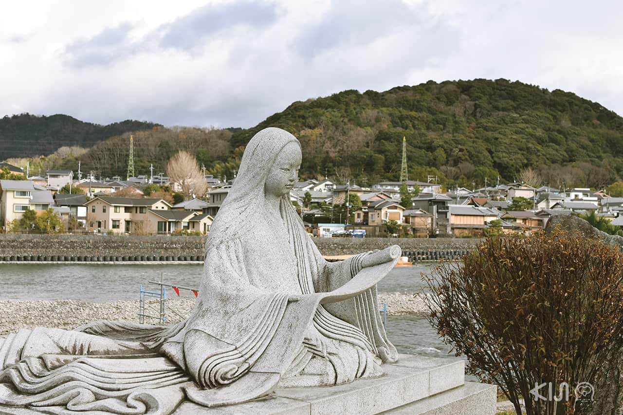 มุราซากิ ชิคิบุ (Shikibu Murasaki) ที่เมืองอุจิ (Uji)