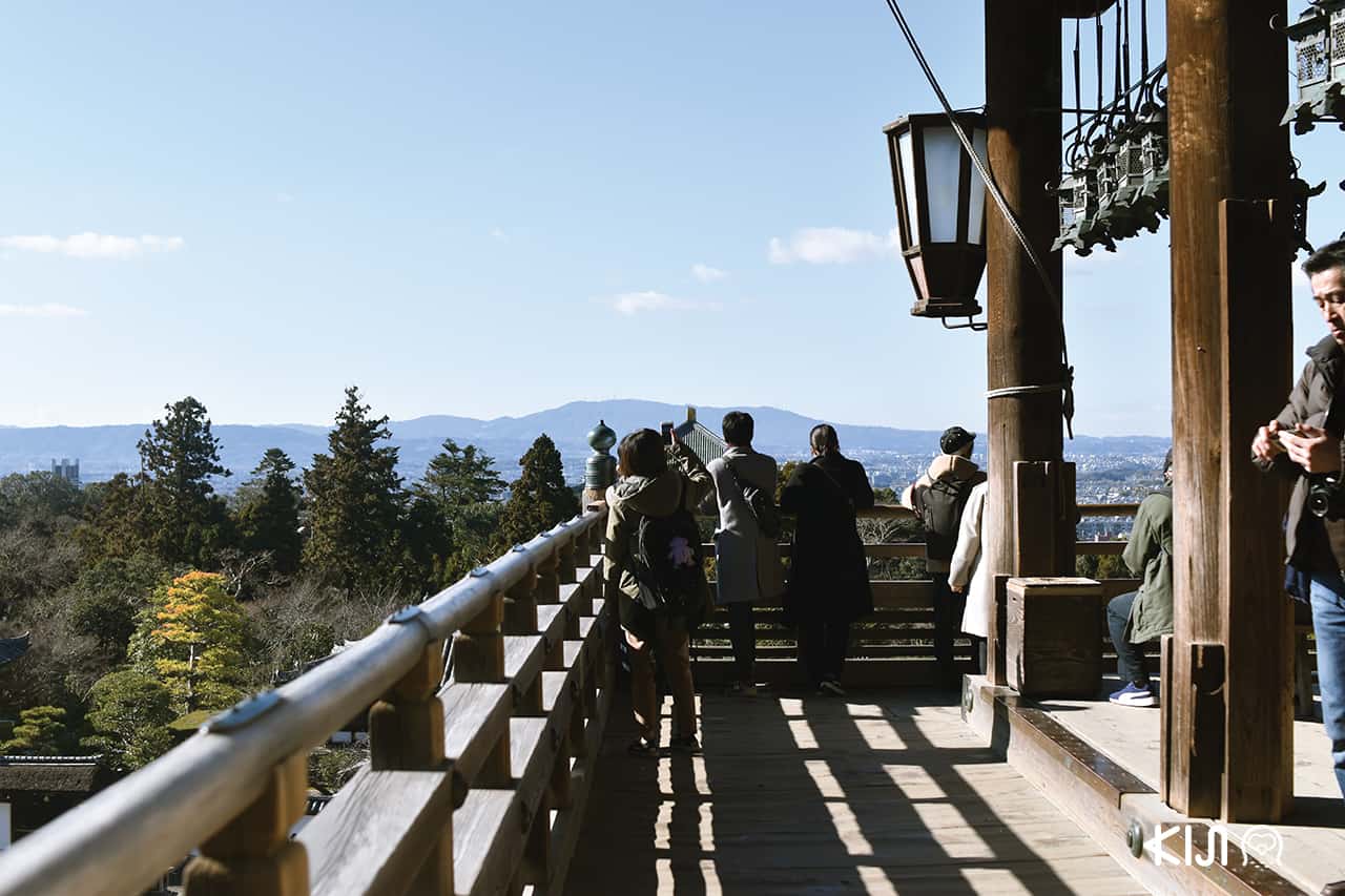 ด้านบนวัดนิกัทสึโด (Nigatsu-do Temple) มีระเบียงให้มองวิวมุมสูง
