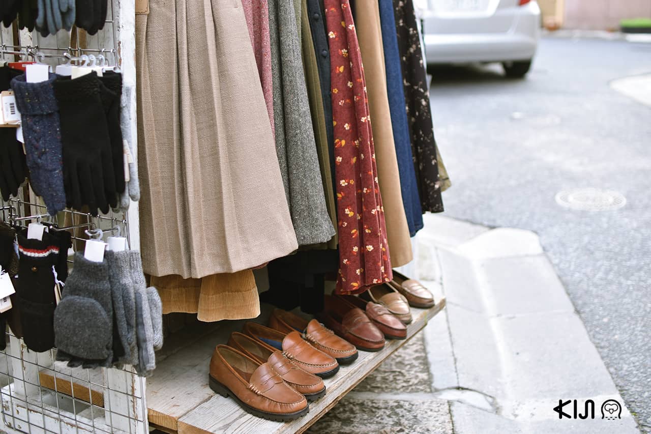 สินค้ามือสองสไตล์วินเทจของร้าน Slow Jam