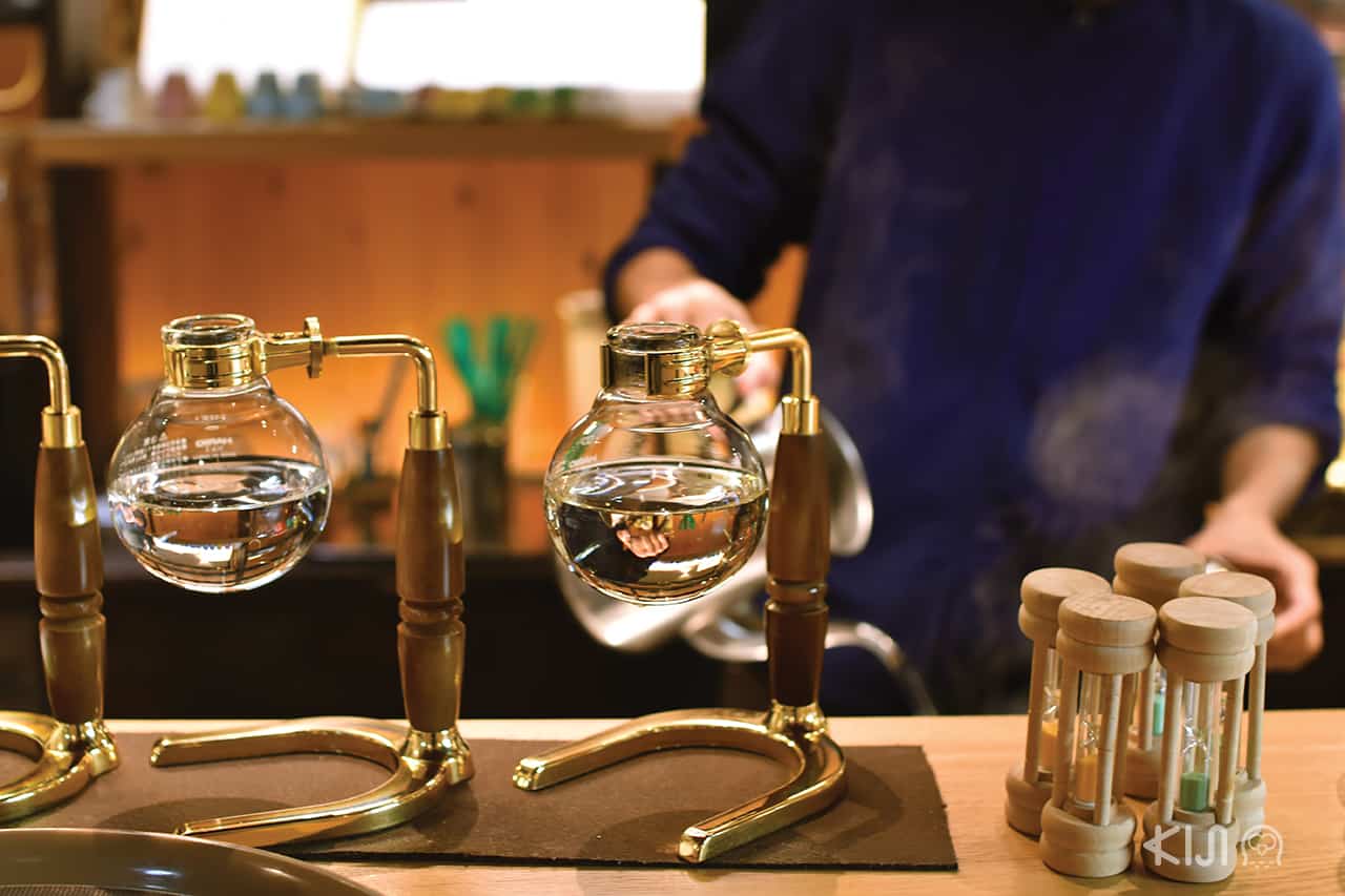 เครื่องทำกาแฟแบบไซฟอน (Syphon) ของร้าน Cherry’s Spoon