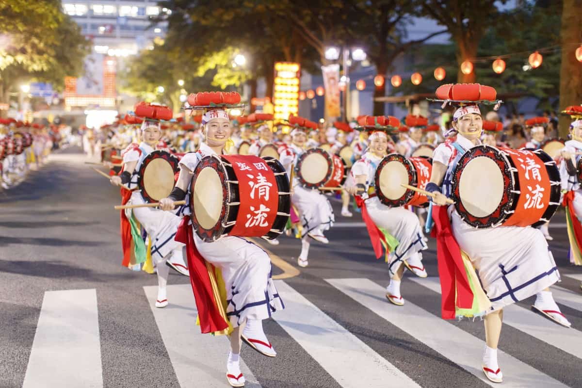 เทศกาล หน้าร้อน ในภูมิภาค โทโฮคุ : เทศกาลโมริโอกะซันสะโอโดริ (Morioka Sansa Odori : 盛岡さんさ踊り)