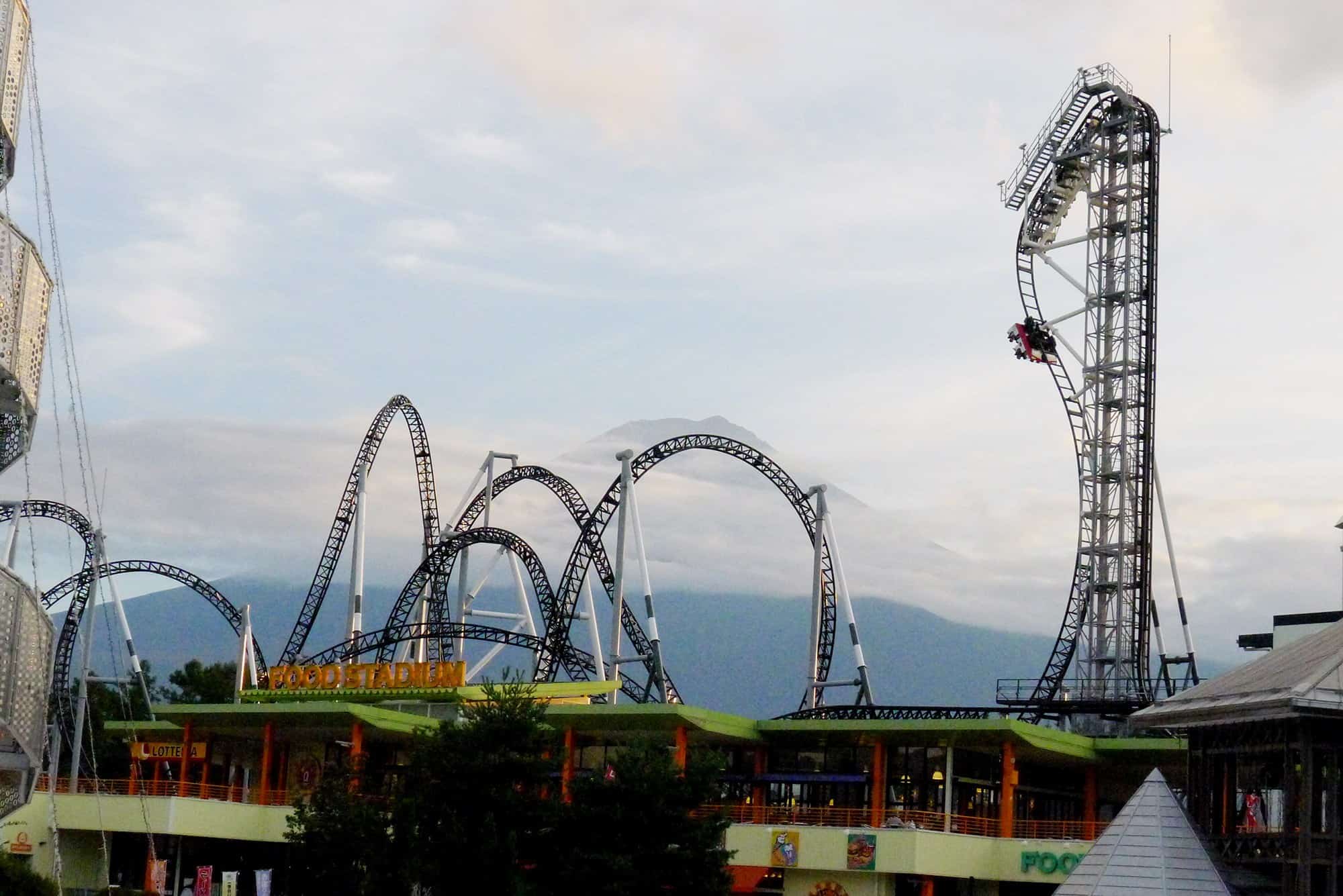 Takabisha เครื่องเล่นที่สวนสนุก Fuji-Q Highland