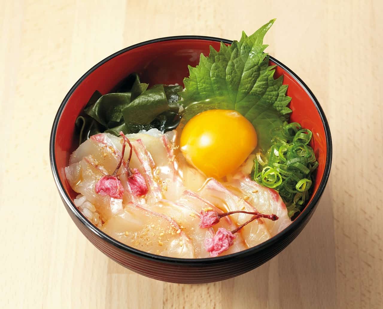 ข้าวหน้าปลากะพงอุวาจิมะ (Uwaijima Taimeshi) อาหารขึ้นชื่อของเมืองอุวาจิมะ (Uwajima) จังหวัดเอฮิเมะ (Ehime)