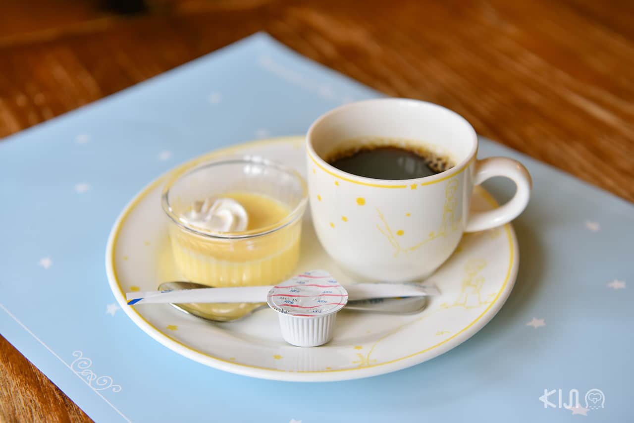 กาแฟดำและพุดดิ้ง ที่ร้านอาหารในพิพิธภัณฑ์เจ้าชายน้อย ฮาโกเน่ คางาวะ