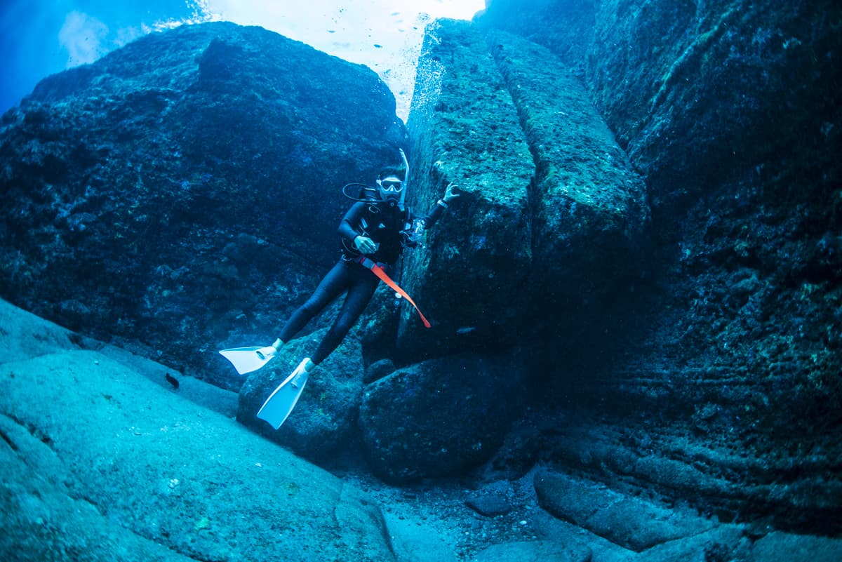 จุดดำน้ำ ที่เกาะโยนากุนิ