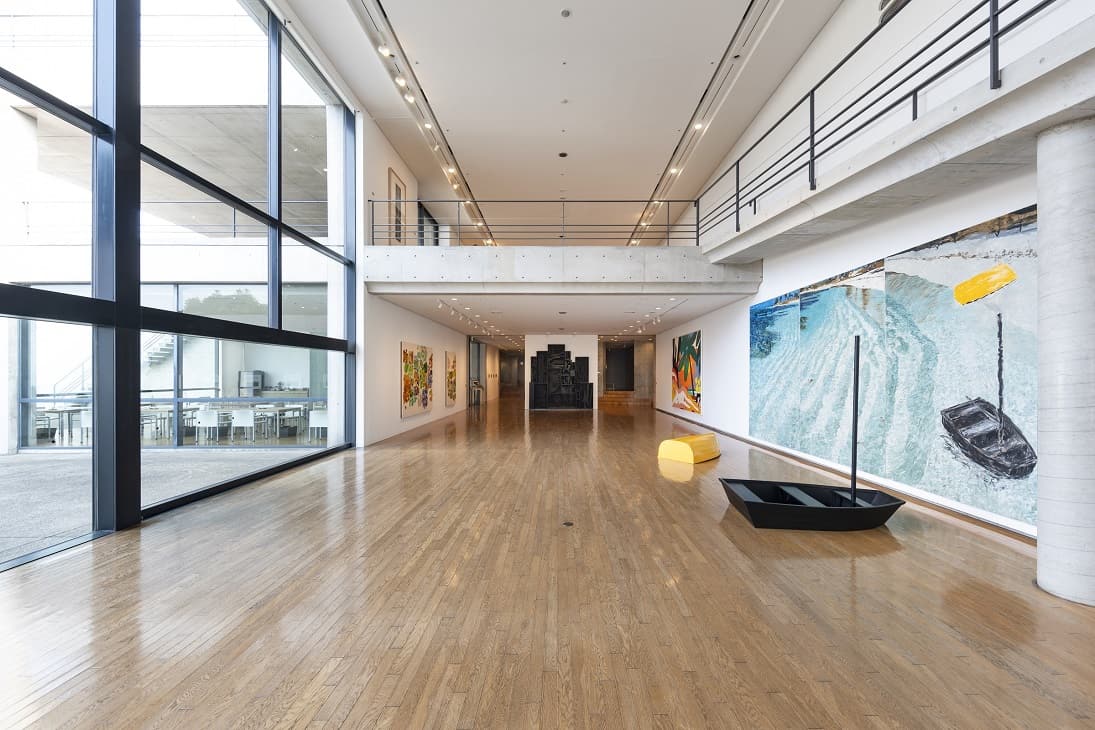 บรรยากาศภายในพิพิธภัณฑ์ ที่เกาะนาโอชิมะ (Naoshima Island)