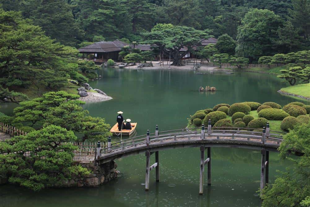 สวนริทสึริน (Ritsurin Garden) ในจังหวัดคางาวะ (Kagawa)