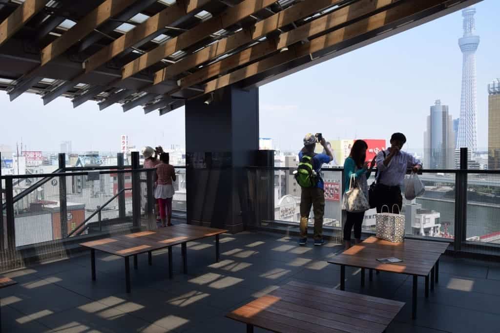 บรรยากาศภายใน Asakusa Culture Tourist Information Center