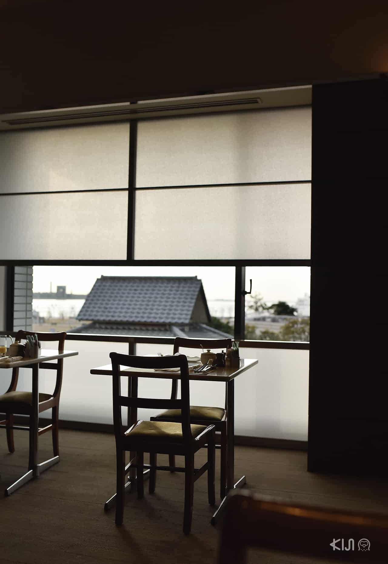 ที่นั่งสำหรับทานอาหาร Hotel Okura Kobe