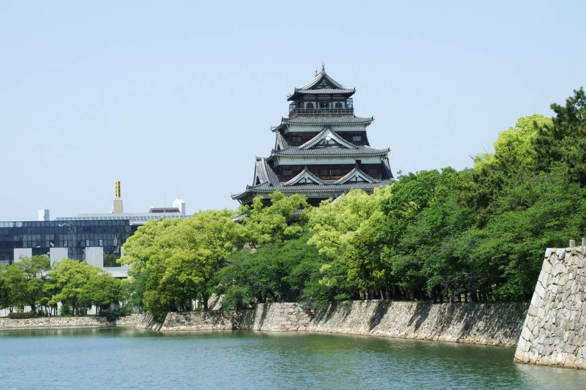 ปราสาทฮิโรชิม่าบนเกาะกลางน้ำ (Hiroshima Castle)