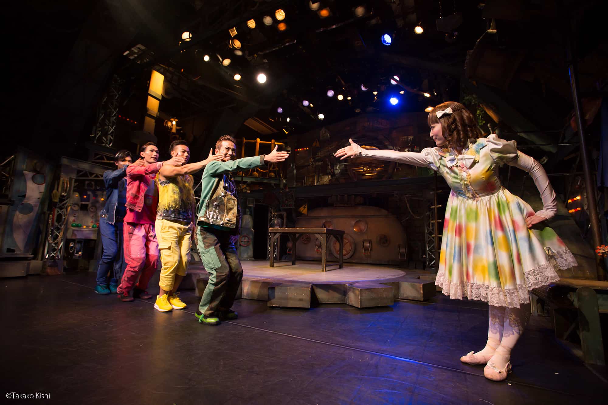 นักแสดง ละครเวที 5 คน ในเรื่อง เกียร์ (Gear) ที่ประเทศ ญี่ปุ่น 