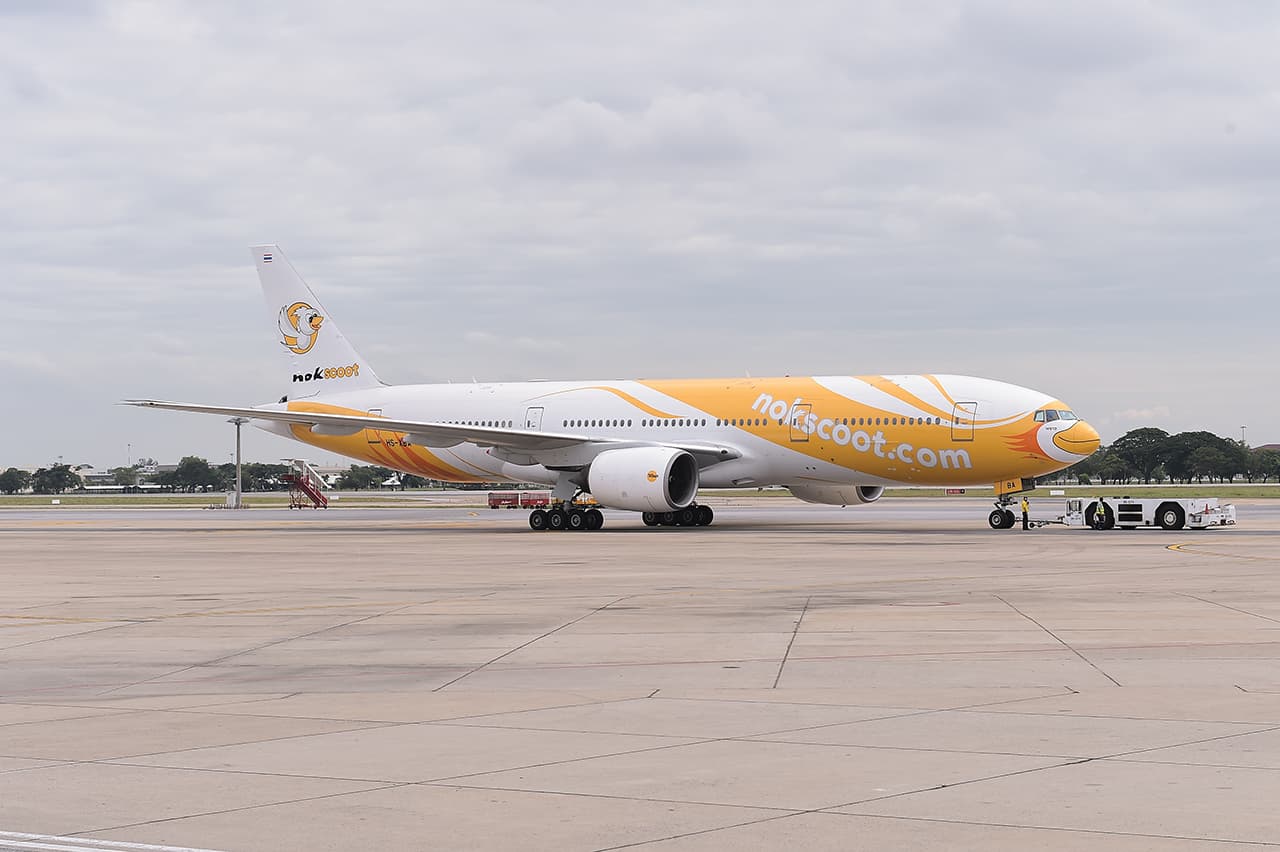 โดยสารเครื่องบินโบอิ้ง 777-200 ลำใหญ่ของนกสกู๊ต (NokScoot) เพื่อไปเที่ยวคามาคุระ (Kamakura) และฮาโกเน่ (Hakone)