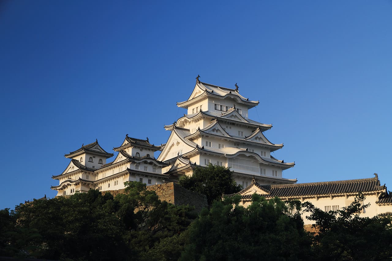ปราสาทฮิเมจิ (Himeji Castle) ในเมือง ฮิเมจิ ใกล้ๆ กับ โกเบ และ อากาชิ 