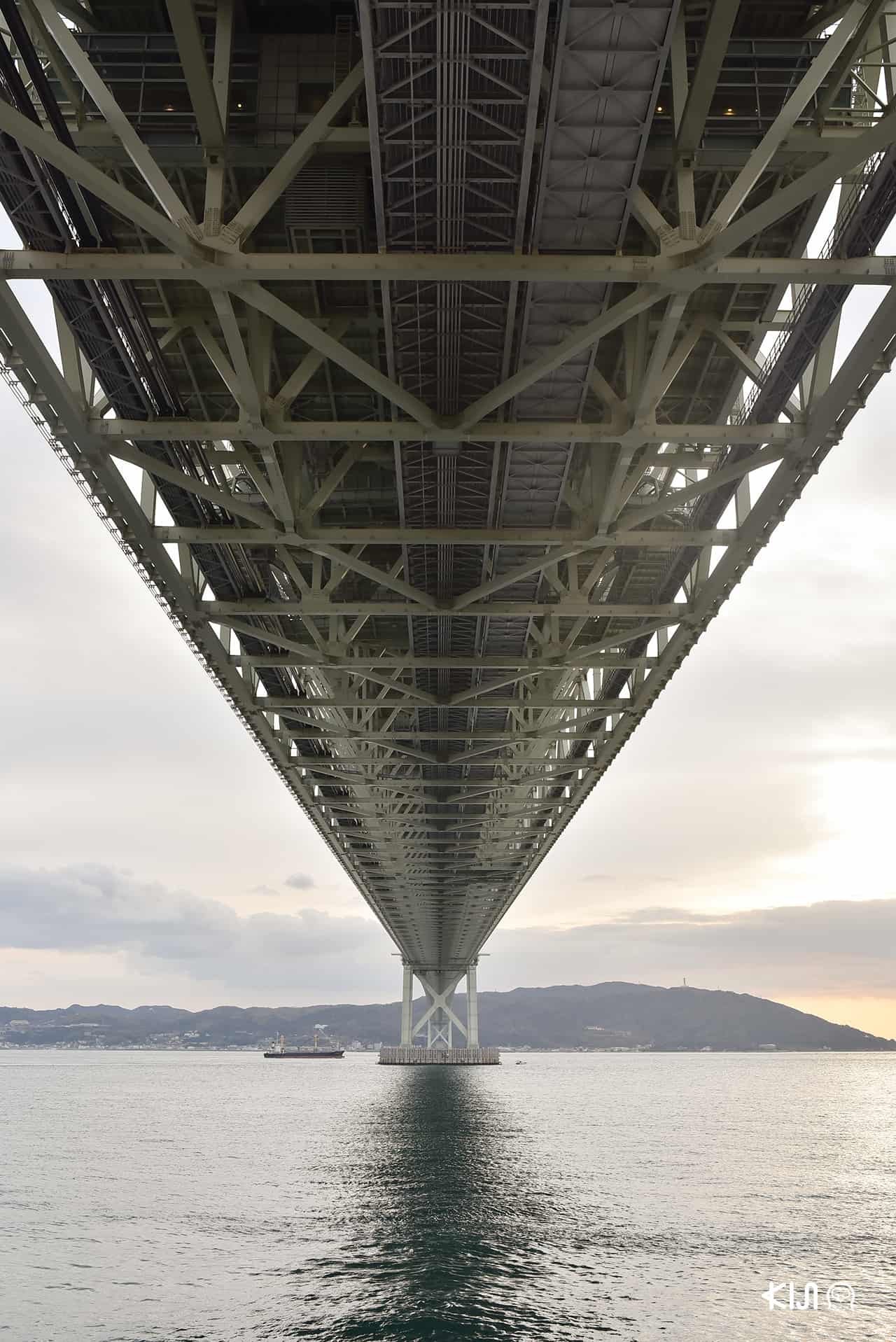 สะพานอาคาชิไคเกียว (Akashi Kaikyo Bridge) สะพานแขวนที่ยาวที่สุดในโลก