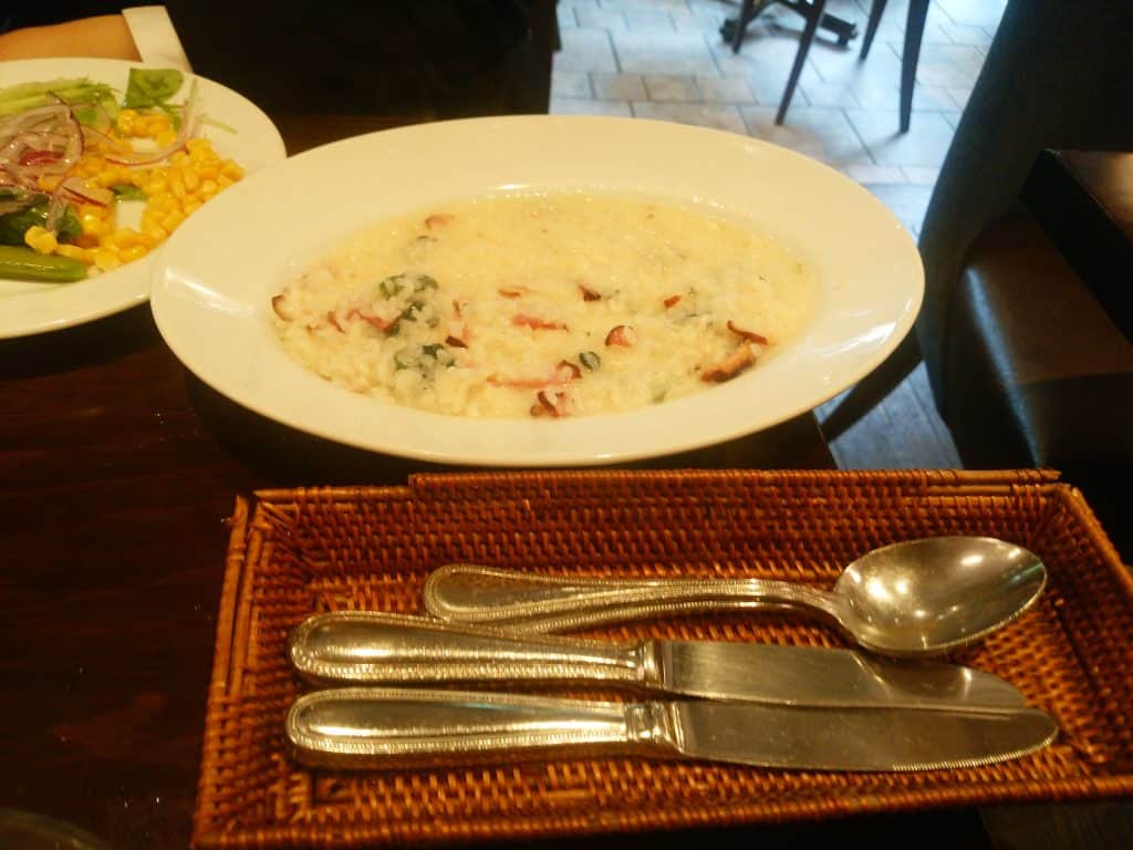 FUNGO DINING (ファンゴーダイニング)