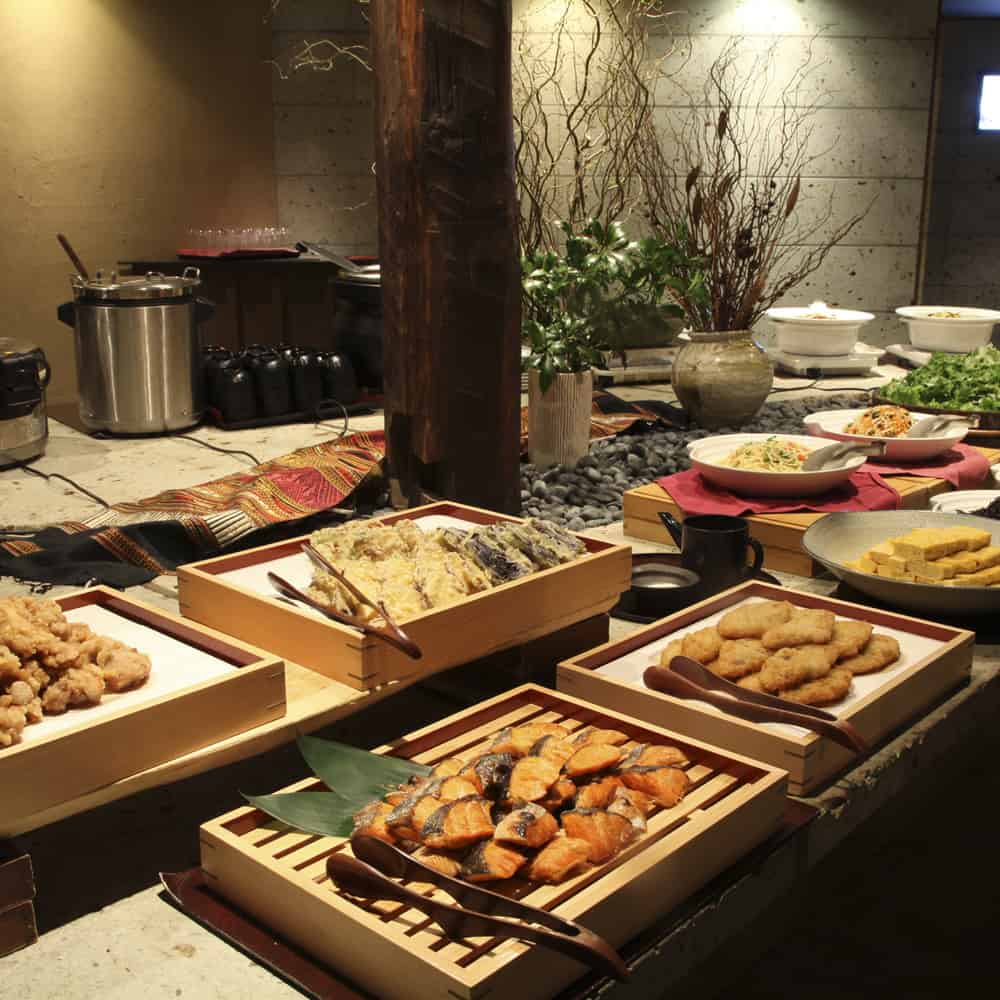 ร้าน บุฟเฟ่ต์ จากย่าน ชินจูกุ (Shinjuku) - Kakurebo Oniwa ( 隠れ房 御庭)