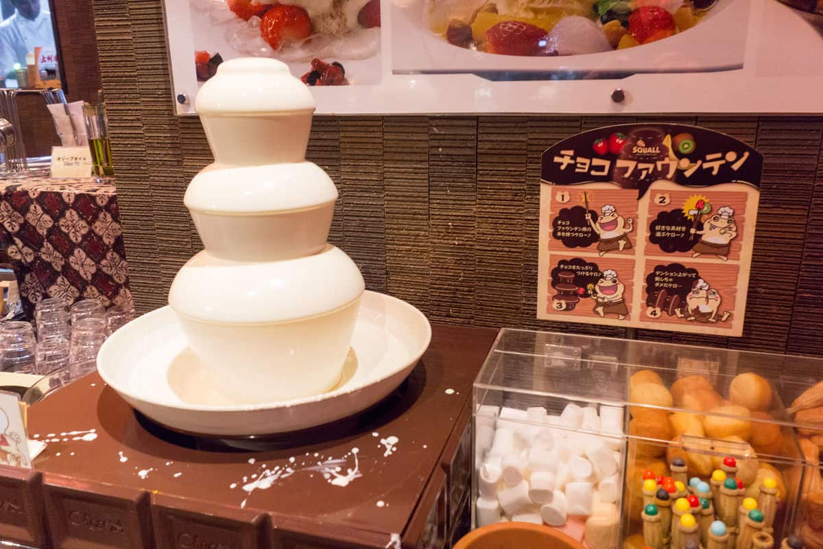 ร้าน บุฟเฟ่ต์ จากย่าน ชินจูกุ (Shinjuku) - Squall (スコール)