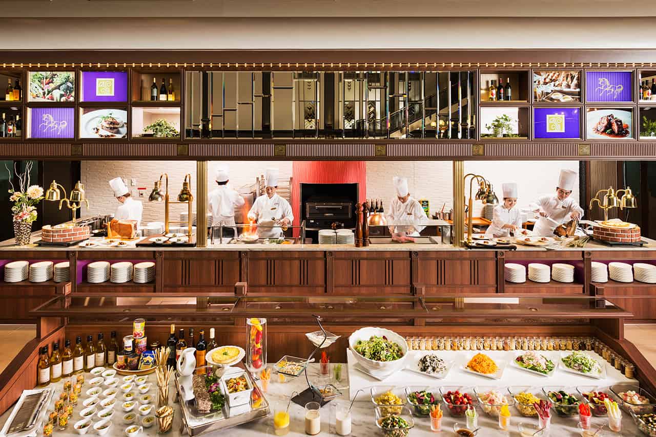 ร้านอาหารฝรั่งเศสสุดหรูพร้อมบาร์ของโรงแรม Hotel Hankyu International