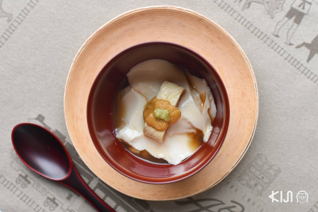 ภัตตาคาร อาหาร บนรถไฟ Joyful train - Tohoku Emotion