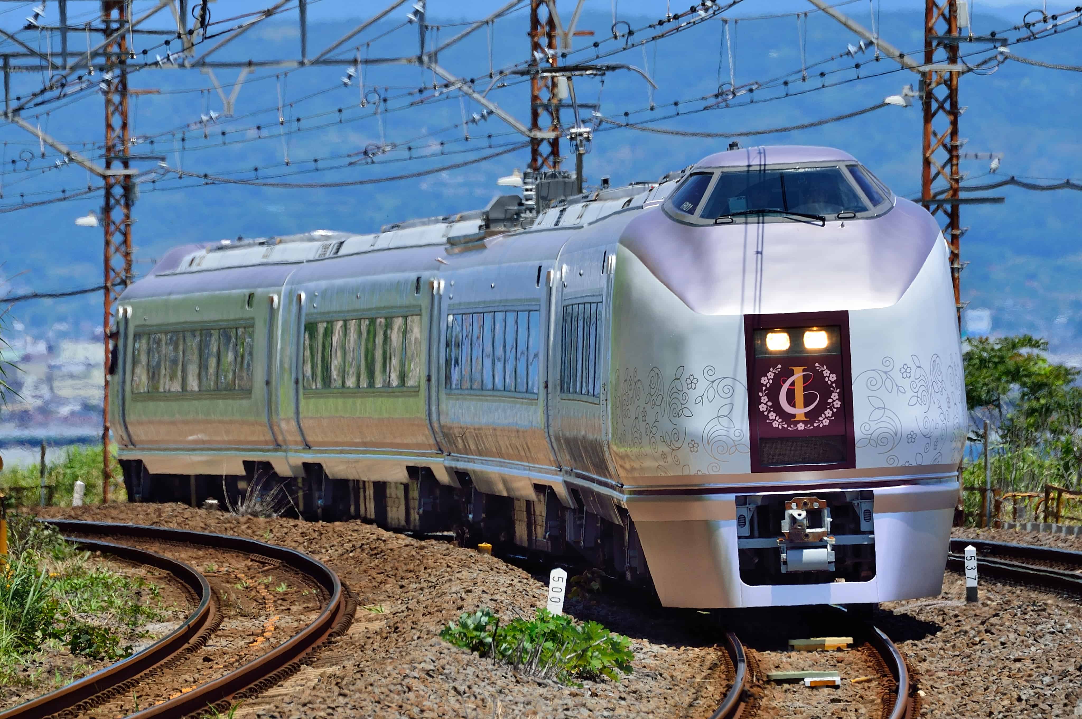 รถไฟขบวน IZU CRAILE Joyful train