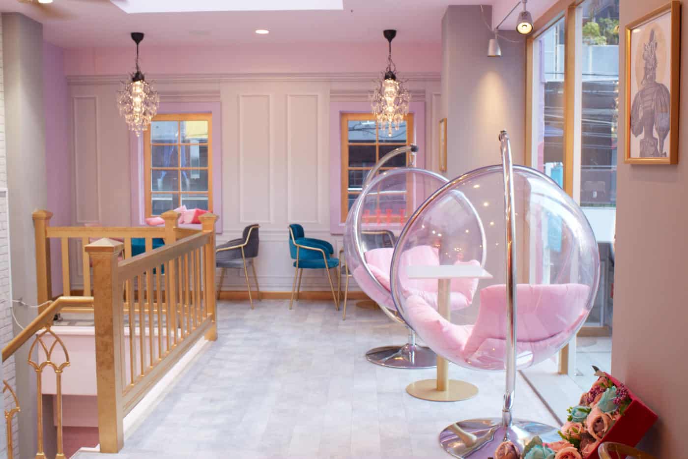 บรรยากาศภายในร้าน N Charm Dats ที่โอซาก้า (Osaka)