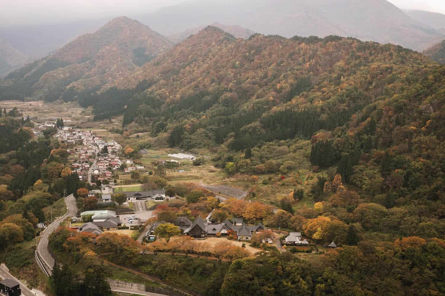 วิวเมืองยามาเดระเมื่อมองจาก Yamadera Temple