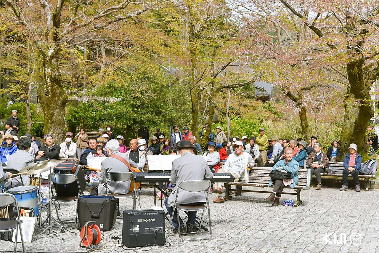 ลานกิจกรรมที่ภูเขาทาคาโอะ (Mt.Takao)