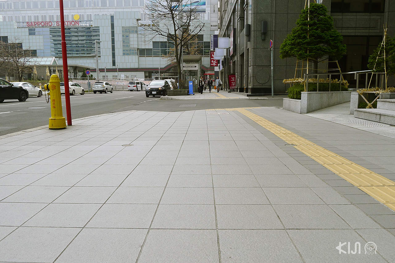 ทางเท้าในประเทศญี่ปุ่น