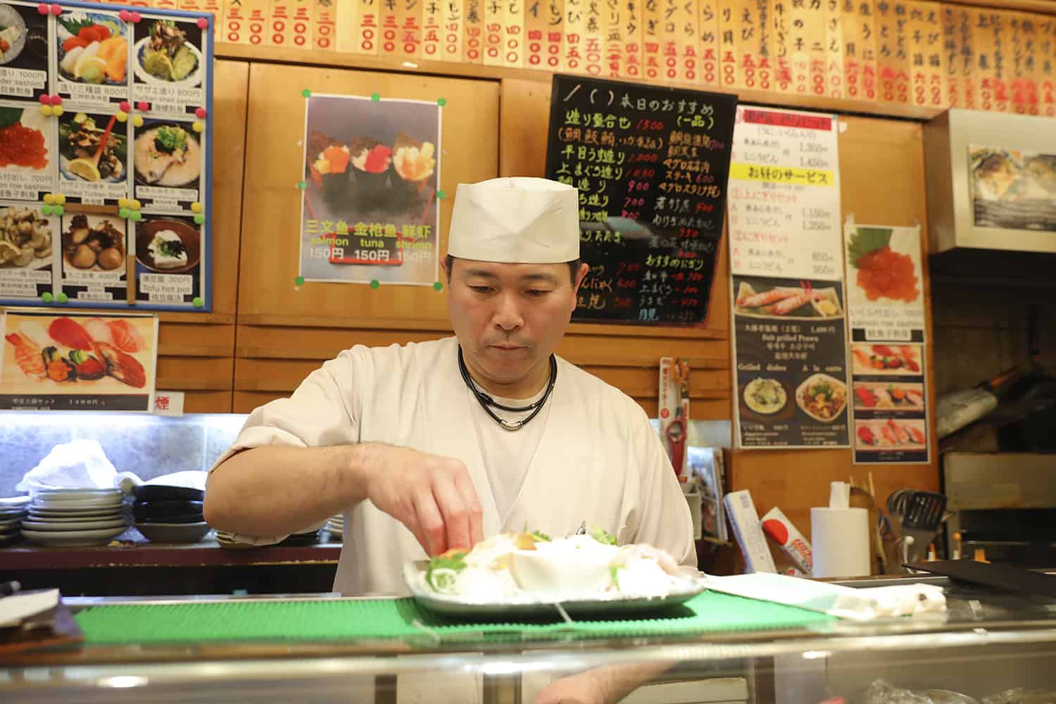 やまと屋すし - ตลาดปลาคุโรมง (Kuromon Fish Market)
