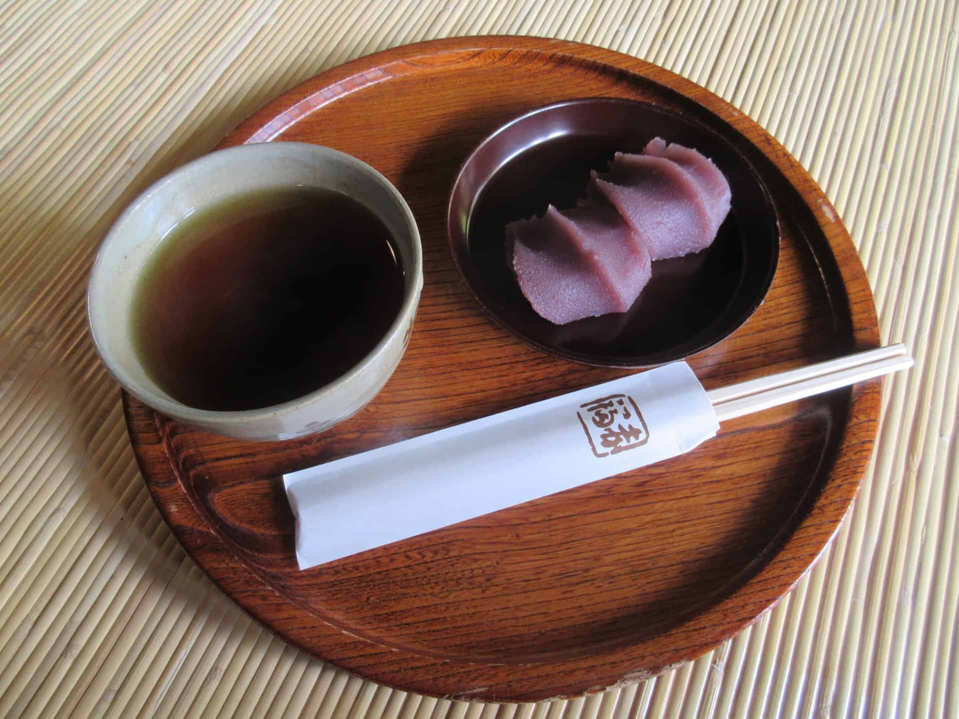 โมจิถั่วแดง Akafuku ตลาดโอคาเกะ (Okage Yokocho)