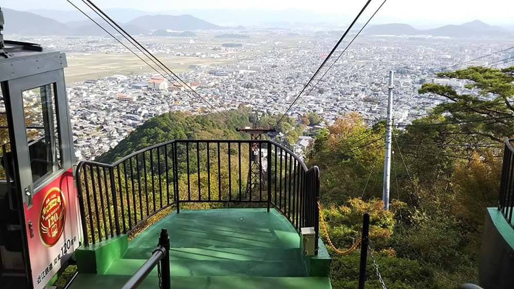 Omihachiman เคเบิลคาร์ไปบนยอดเขาฮาจิมัง 