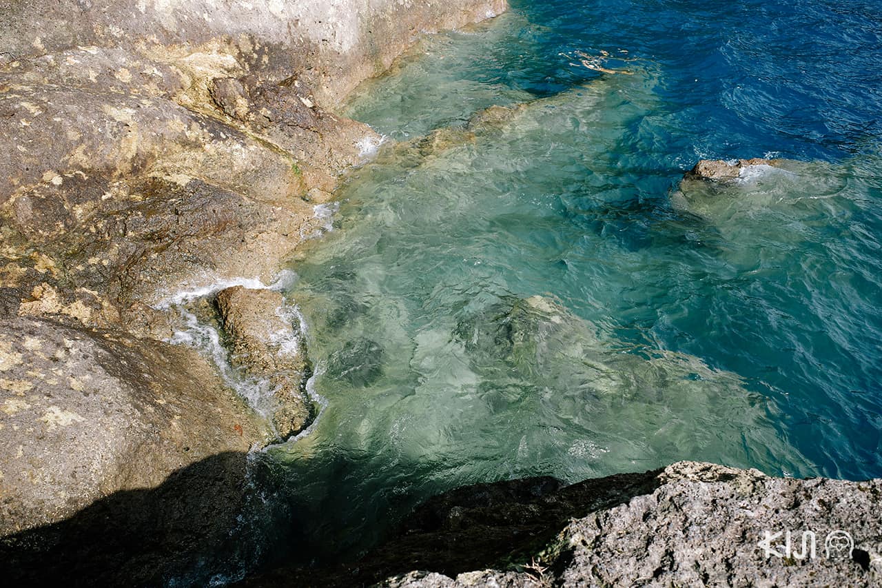 สีของน้ำที่ ทะเลสาบทาซาวะ จะเปลี่ยนไปตามภูมิอากาศราวกับเวทมนตร์ 