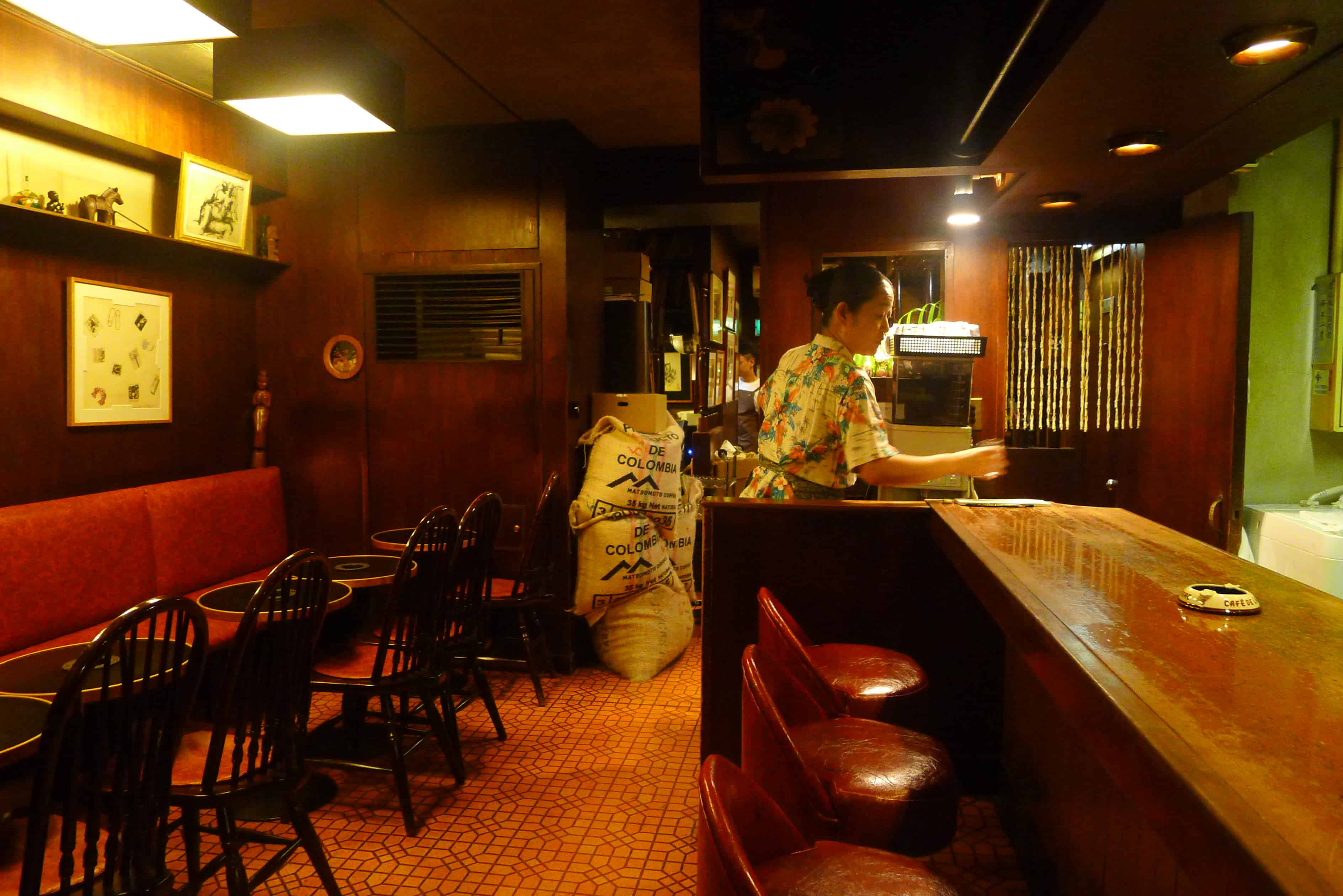 คาเฟ่โตเกียว - Café de l'ambre