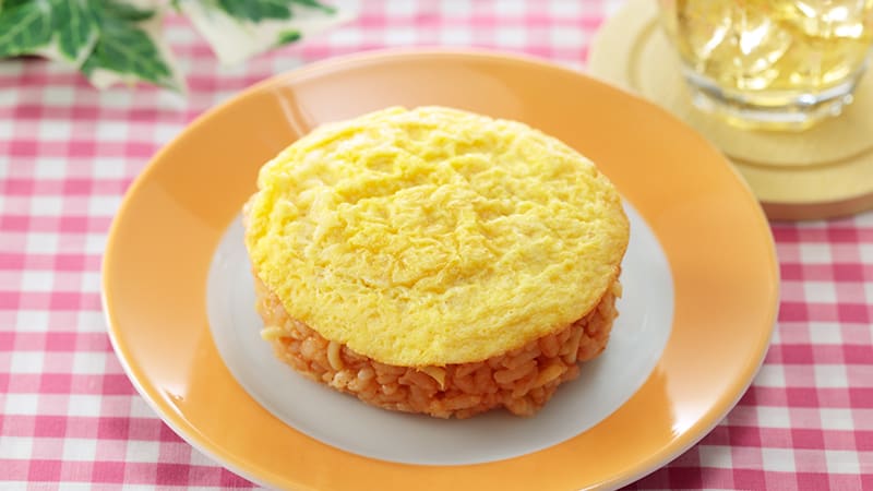 LAWSON STORE ข้าวคลุกซอสมะเขือเทศน่าลิ้มลองโปะด้วยไข่เจียว