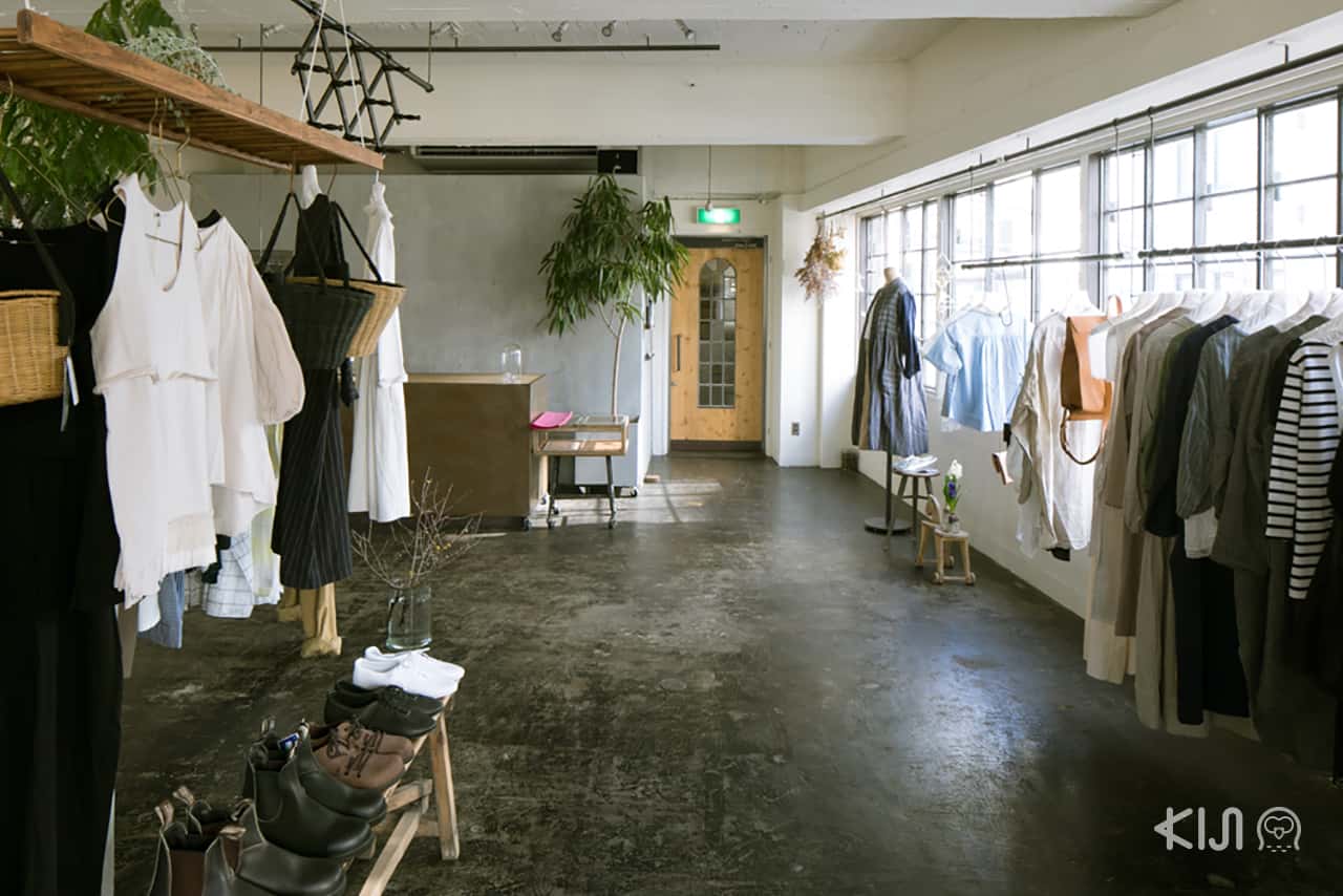 SUNNY CLOUDY RAINY บรรยากาศภายในร้าน