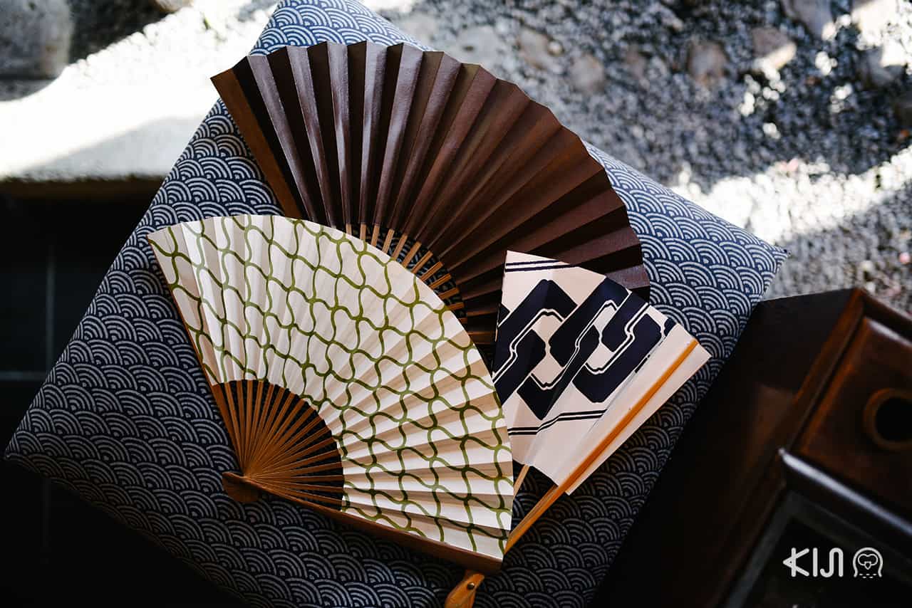 พัด จาก ร้าน Bunsendo