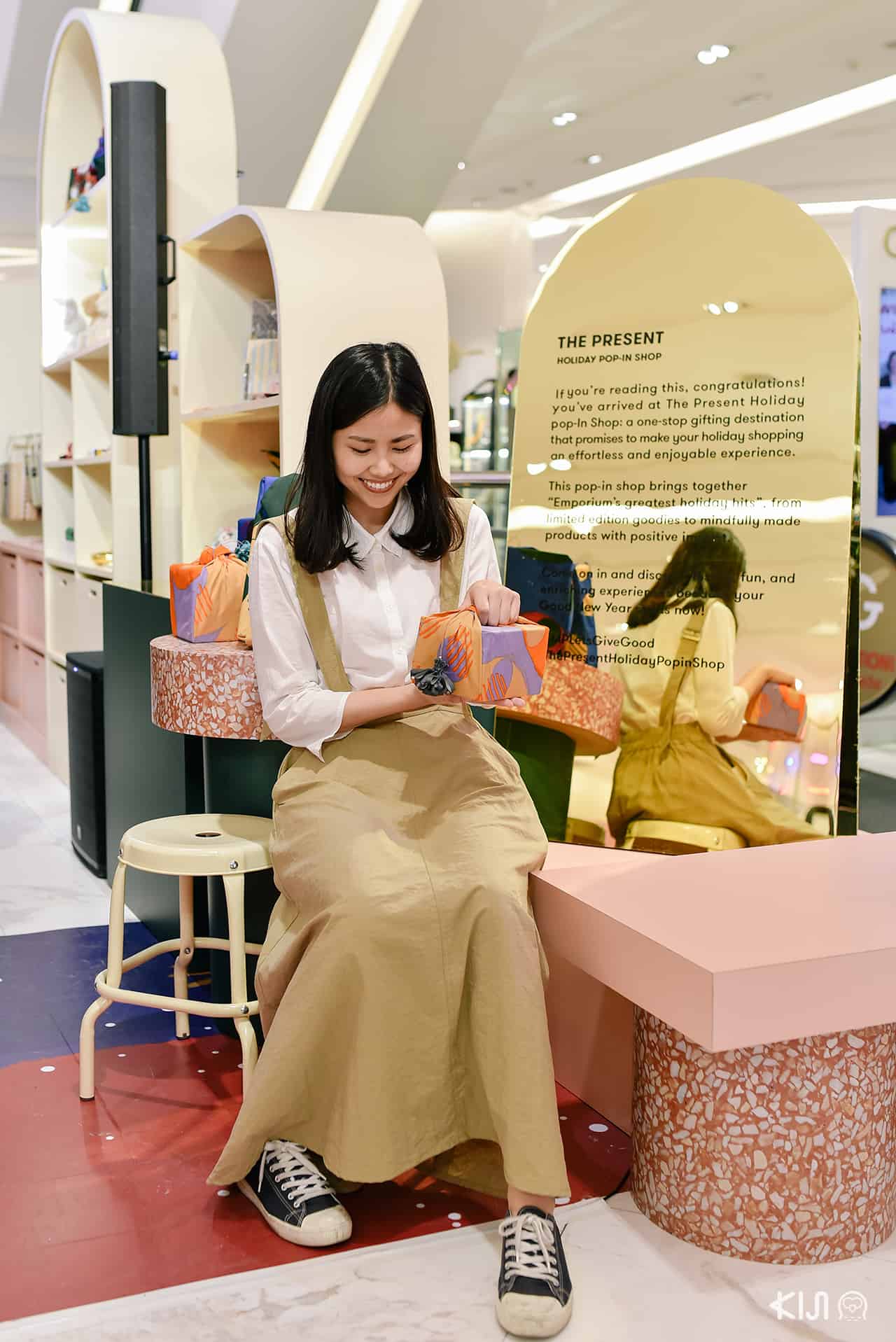 LET’S GIVE GOOD เอ็มโพเรียม ดีพาร์ทเมนท์สโตร์