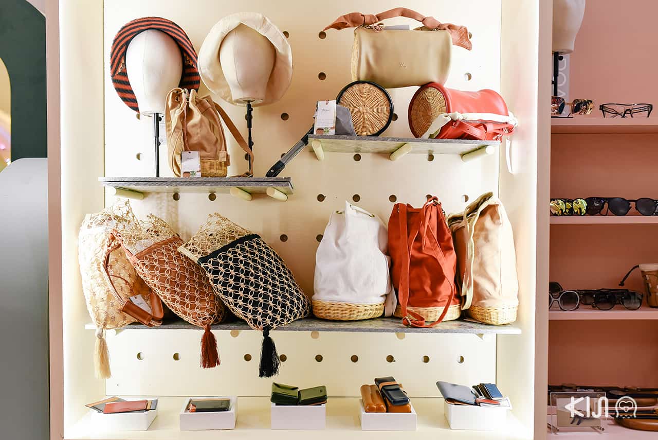 สินค้าภายในงาน LET’S GIVE GOOD เอ็มโพเรียม