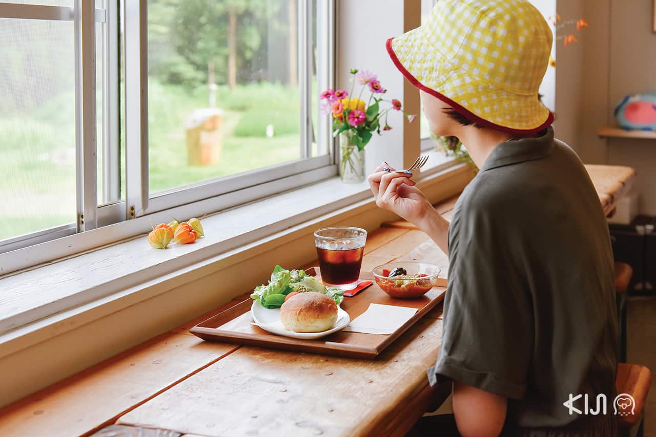 Hachi Café ใน Hachi & Seizo Tashima Museum of Picture Book Art จาก Echigo-Tsumari Art Field