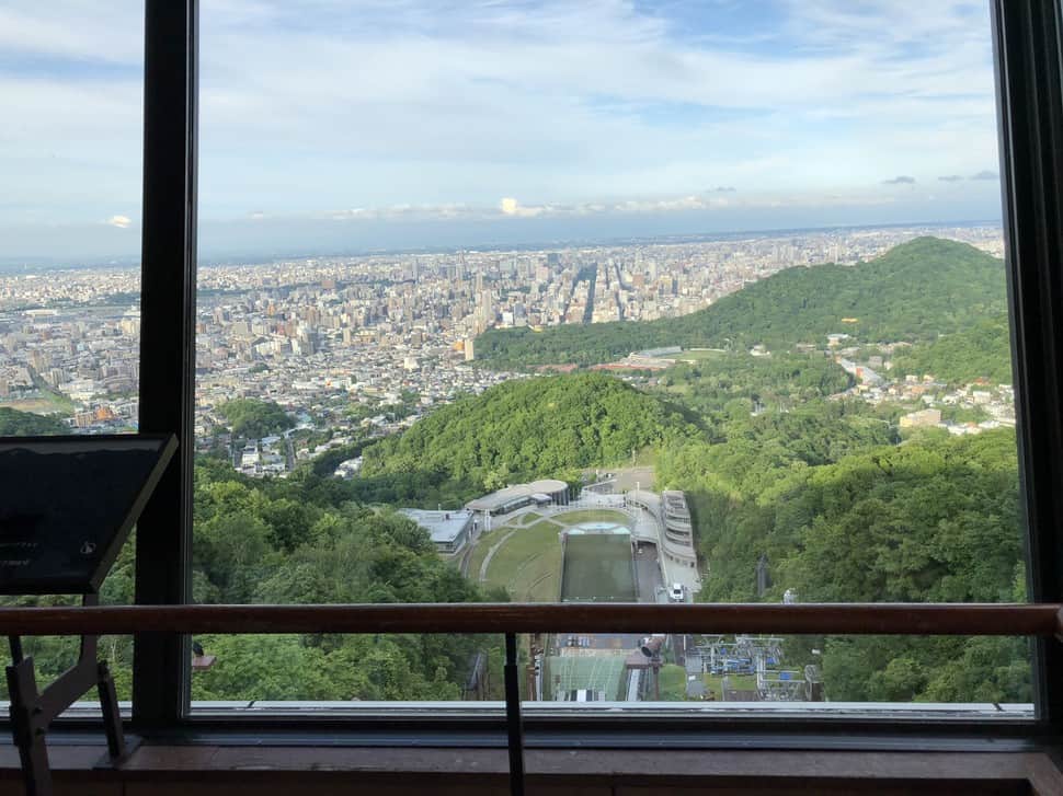 Sapporo จากบริเวณด้านบนที่เห็นบรรยากาศโดยรอบ