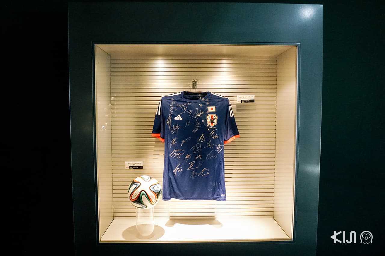 Sapporo เสื้อที่มีลายเซ็นต์