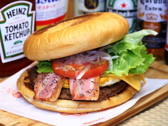 แฮมเบอร์เกอร์ ที่ ซะเซโบ (Sasebo) จ.นางาซากิ (nagasaki)