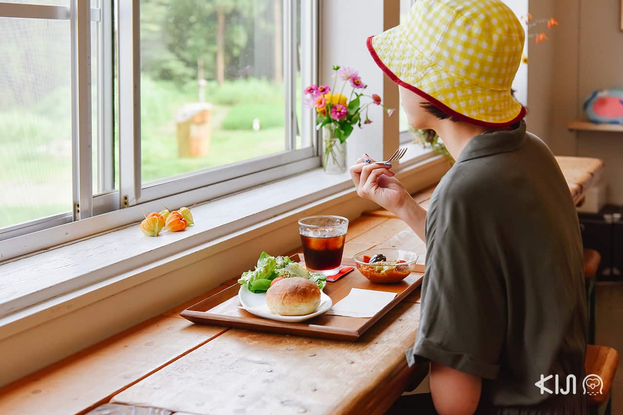 Hachi Café คาเฟ่ จ.นางีตะ