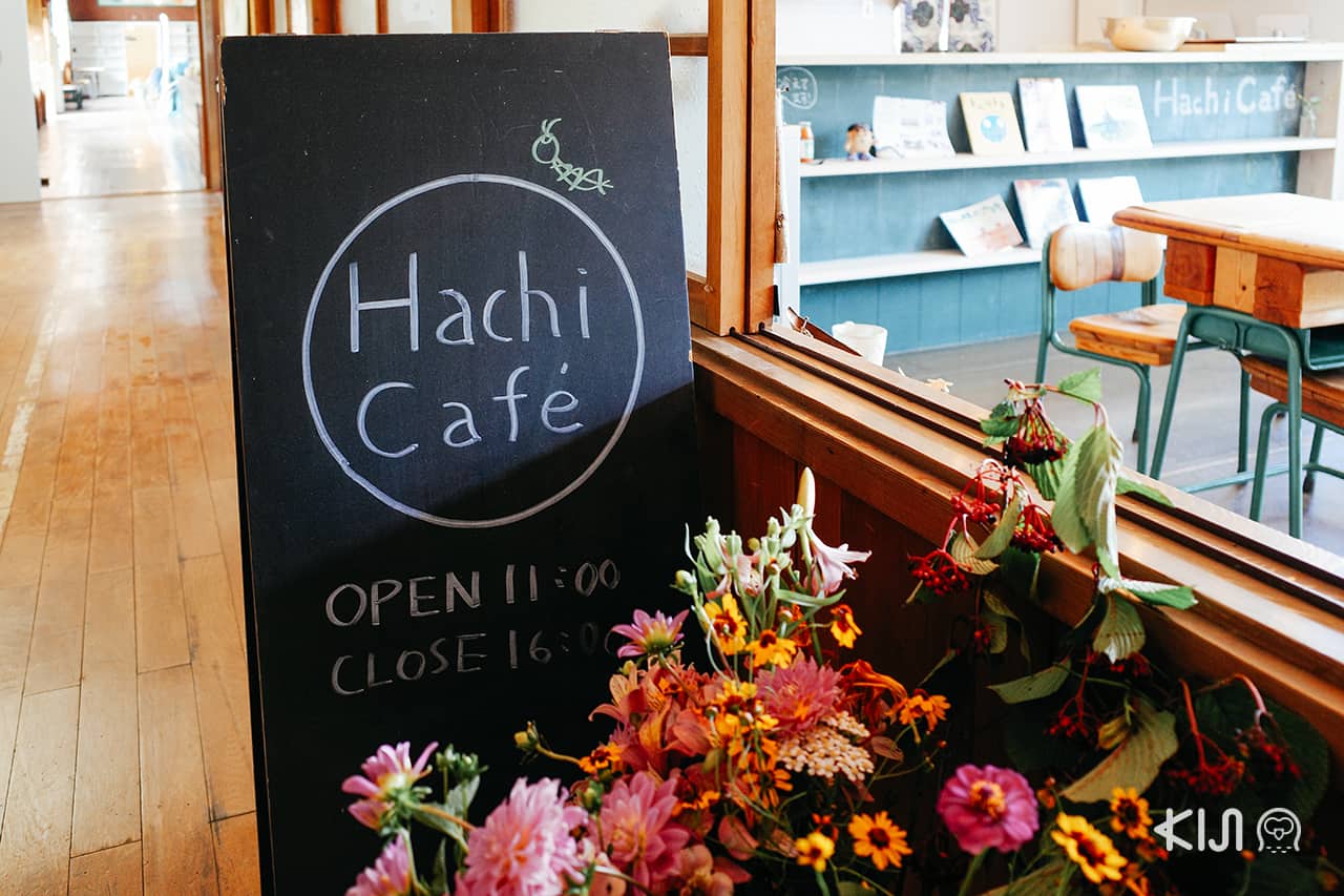 Hachi Café คาเฟ่ ใน นางีตะ
