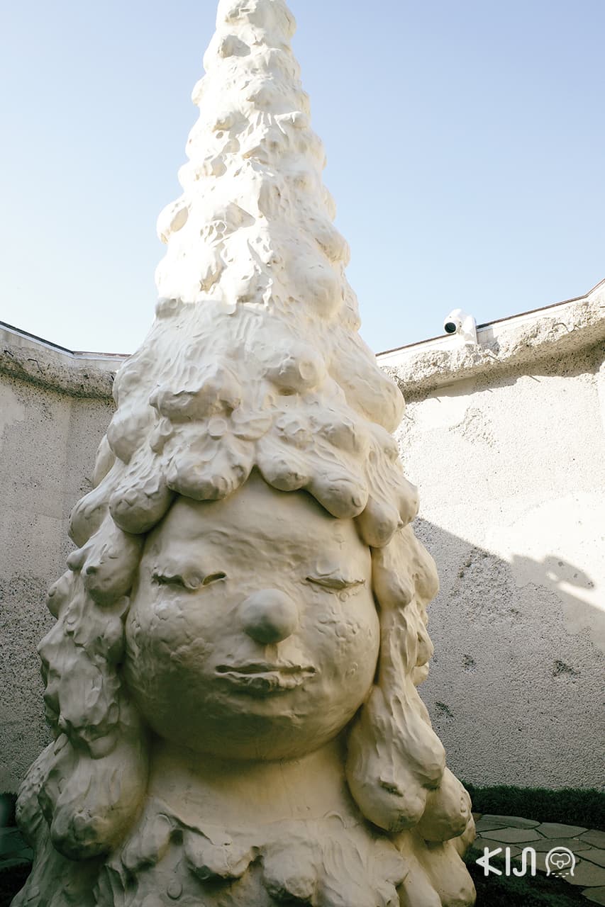 ผลงานของ Yoshitomo Nara ที่ Aomori Museum of Art