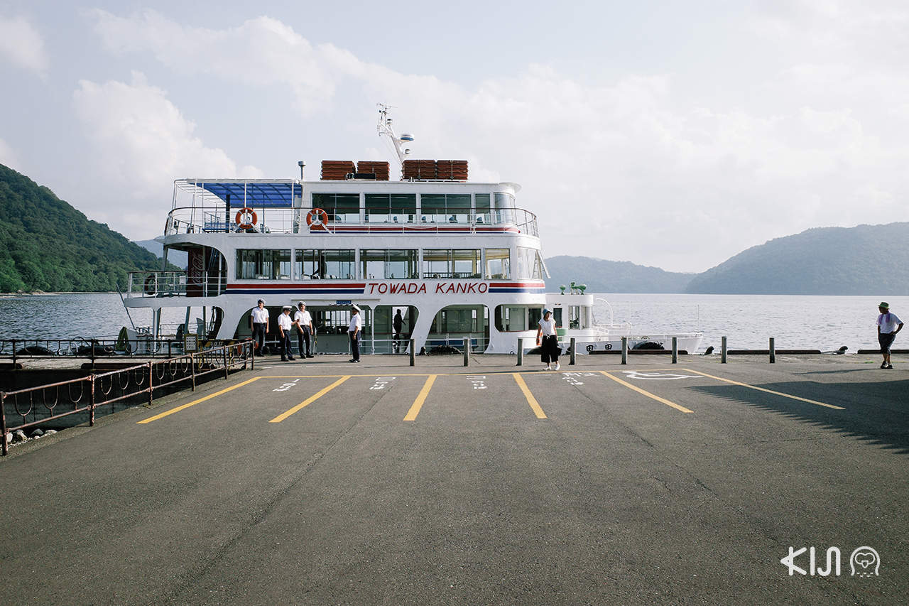 นั่งเรือชมวิว Lake Towada