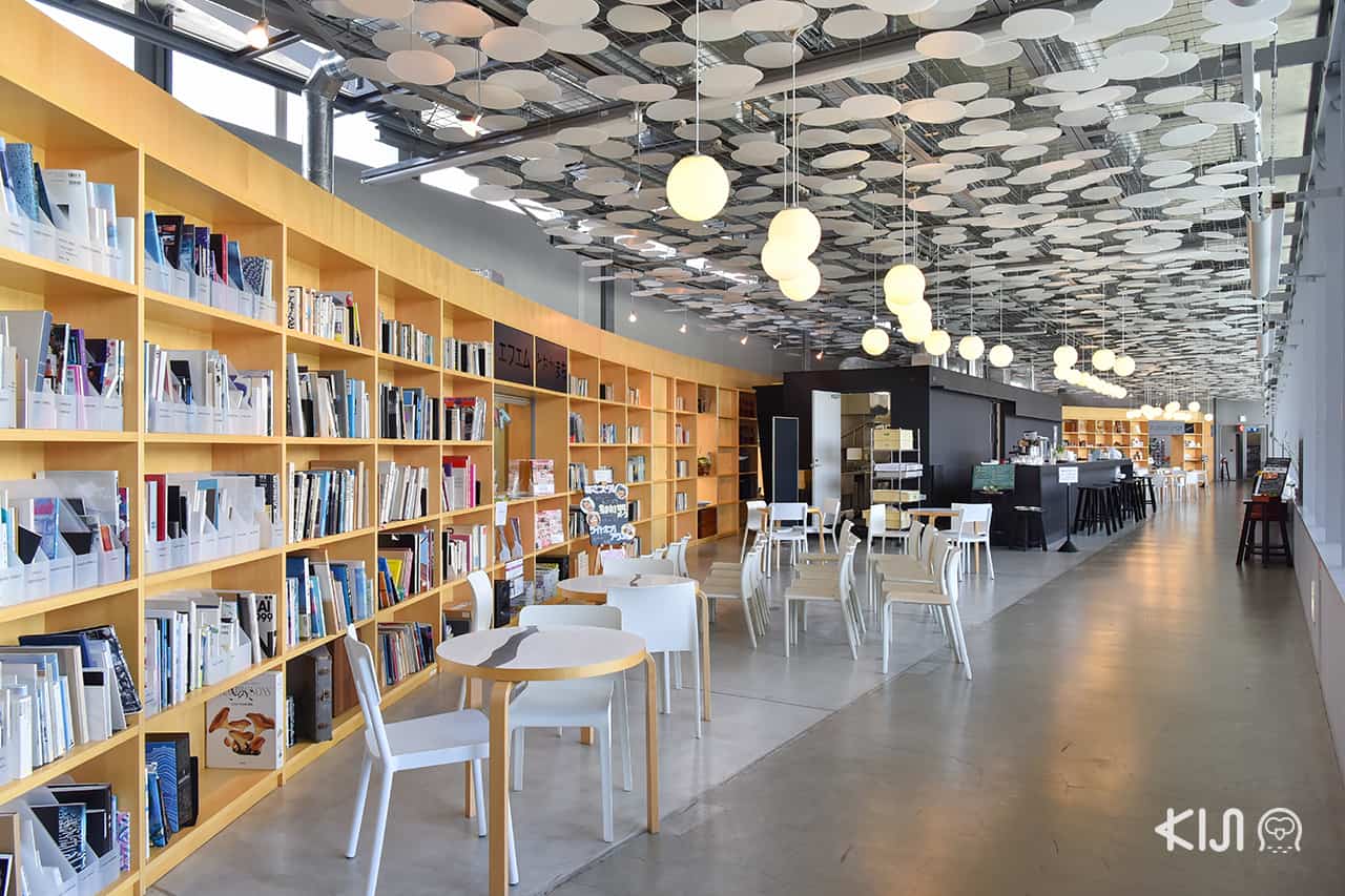 ห้องสมุด ภายใน Echigo Shinanogawa Bar