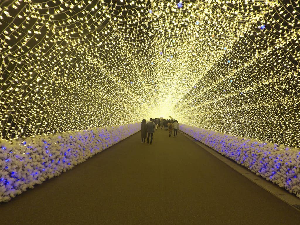 ที่เที่ยว มิเอะ (Mie) : นาบานะ โนะ ซาโตะ (Nabana no Sato)