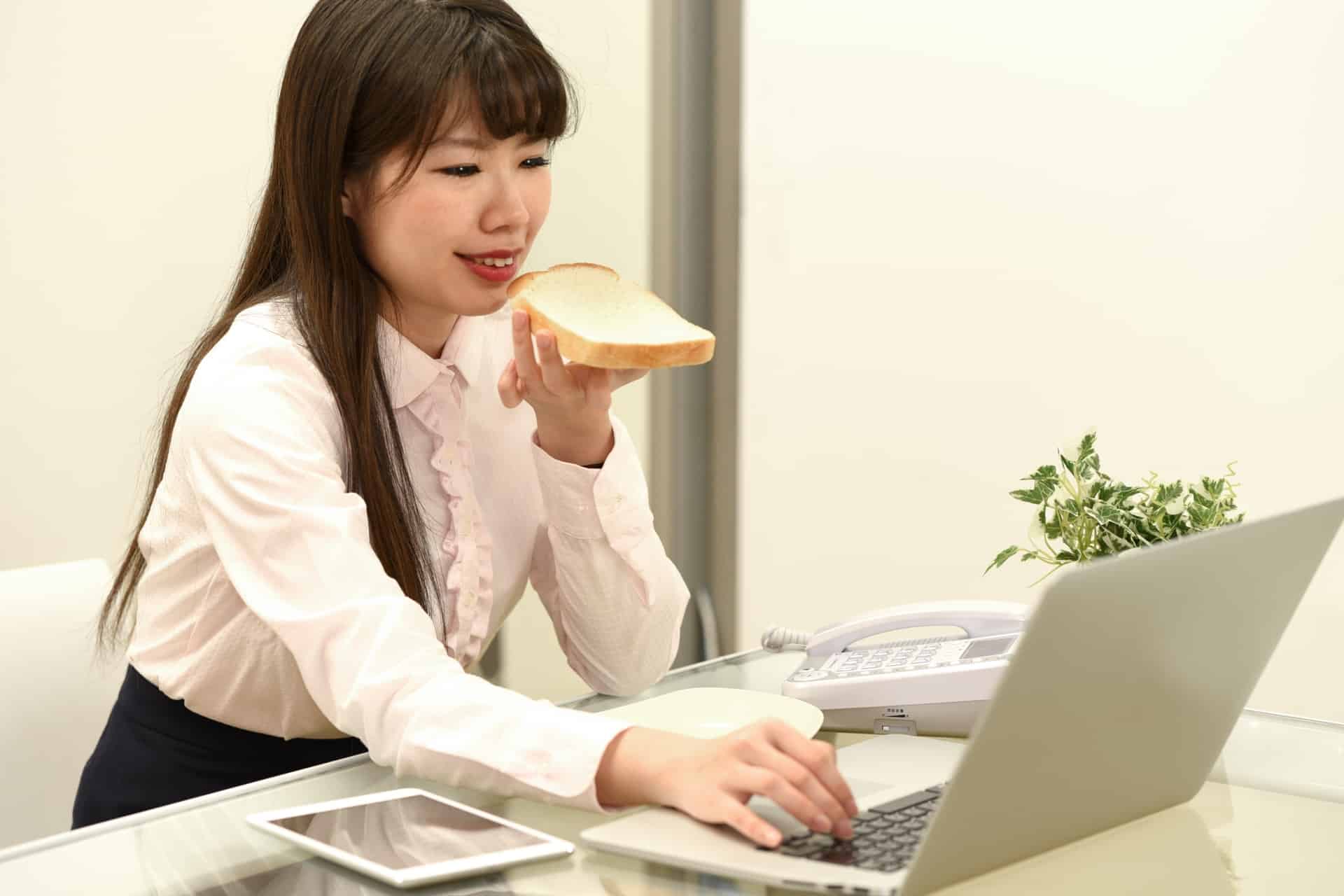 กินอาหาร พฤติกรรมการกิน อาหารเช้า อาหารกลางวัน อาหารเย็น เส้นใยอาหารที่ละลายได้ในน้ำ